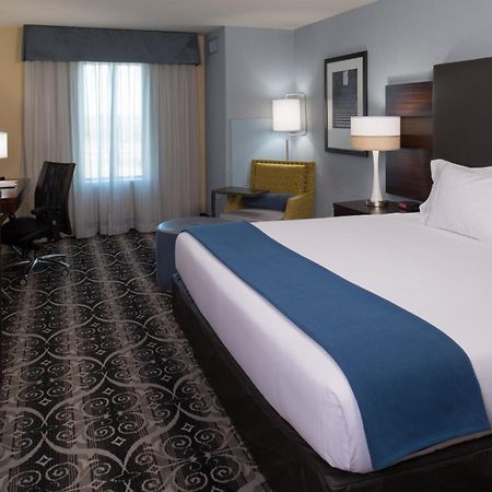 Holiday Inn Express & Suites Kansas City Airport By Ihg Екстериор снимка