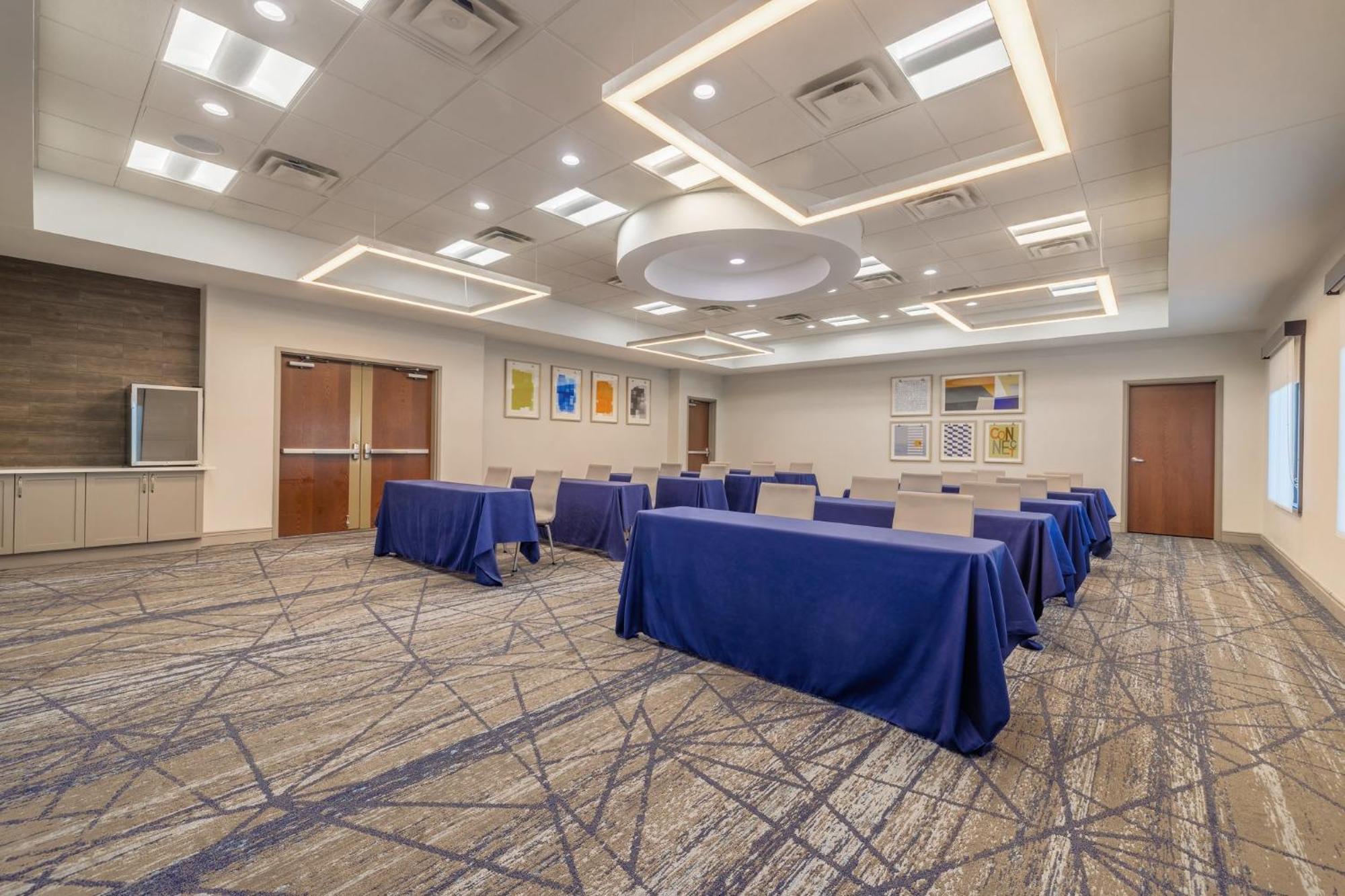 Holiday Inn Express & Suites Kansas City Airport By Ihg Екстериор снимка