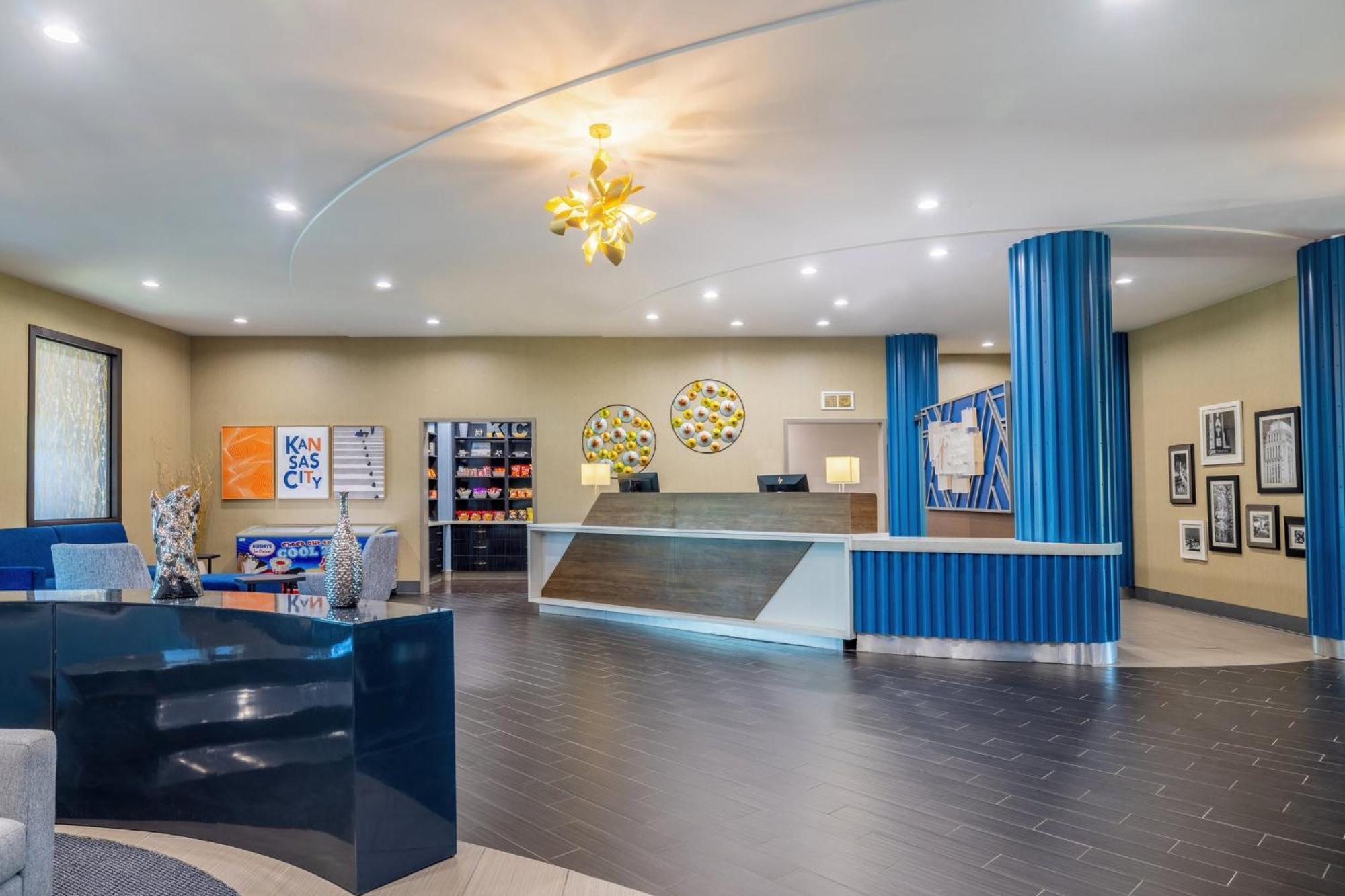 Holiday Inn Express & Suites Kansas City Airport By Ihg Екстериор снимка
