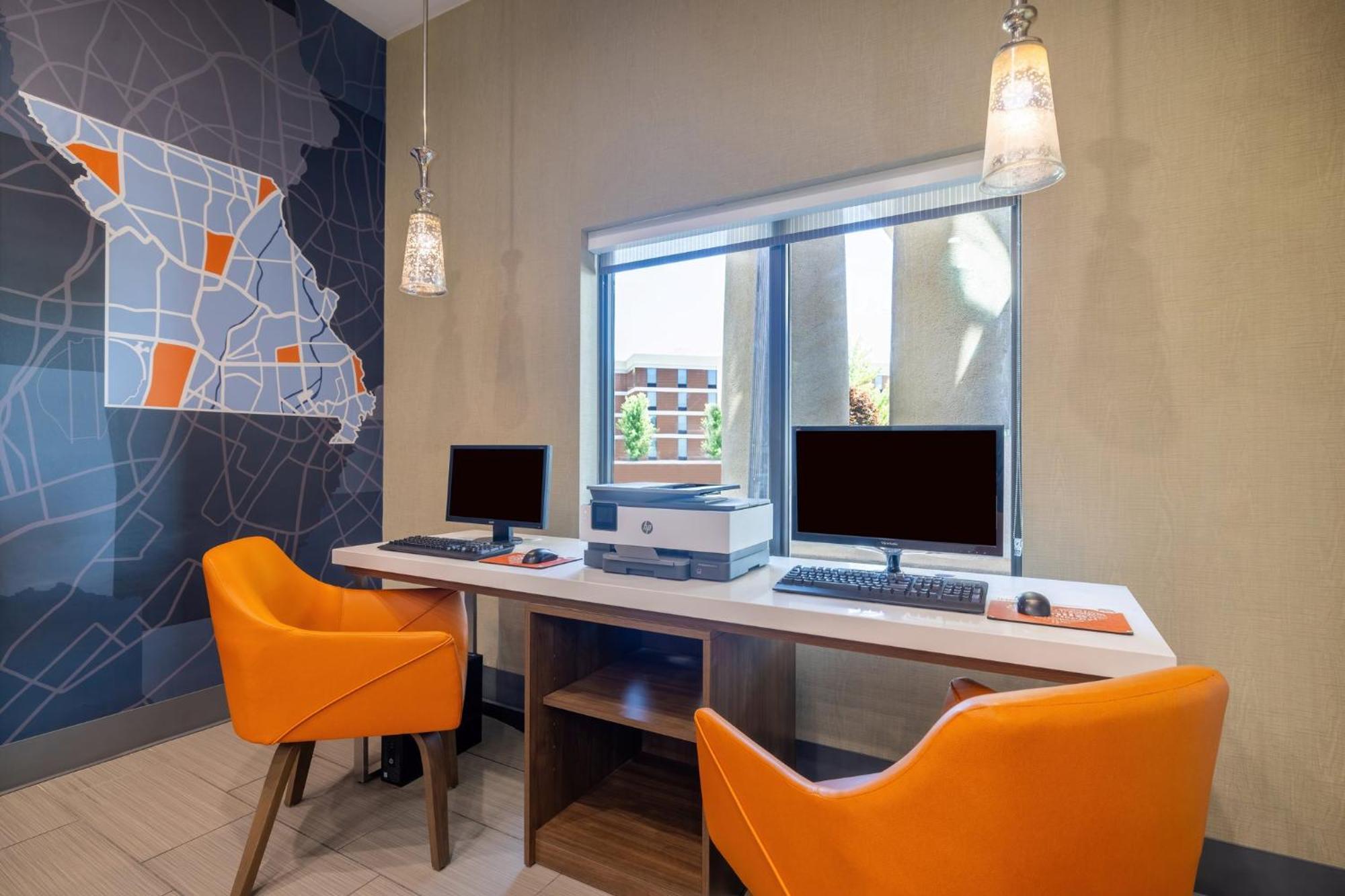 Holiday Inn Express & Suites Kansas City Airport By Ihg Екстериор снимка