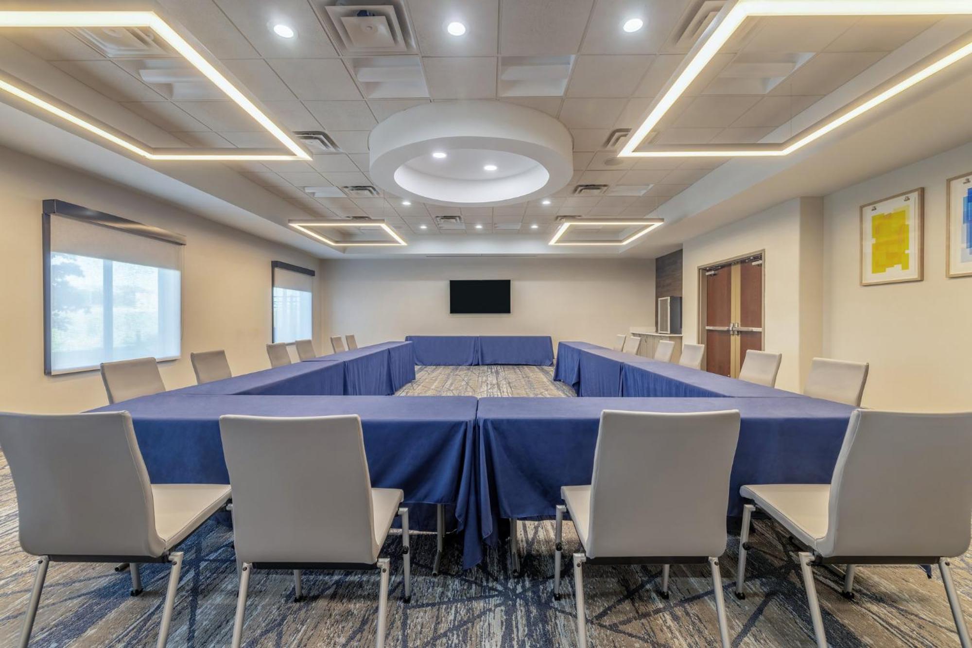 Holiday Inn Express & Suites Kansas City Airport By Ihg Екстериор снимка