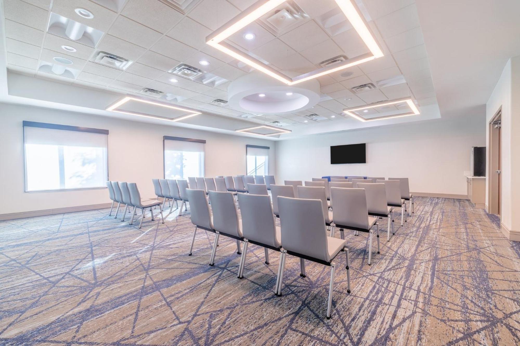 Holiday Inn Express & Suites Kansas City Airport By Ihg Екстериор снимка