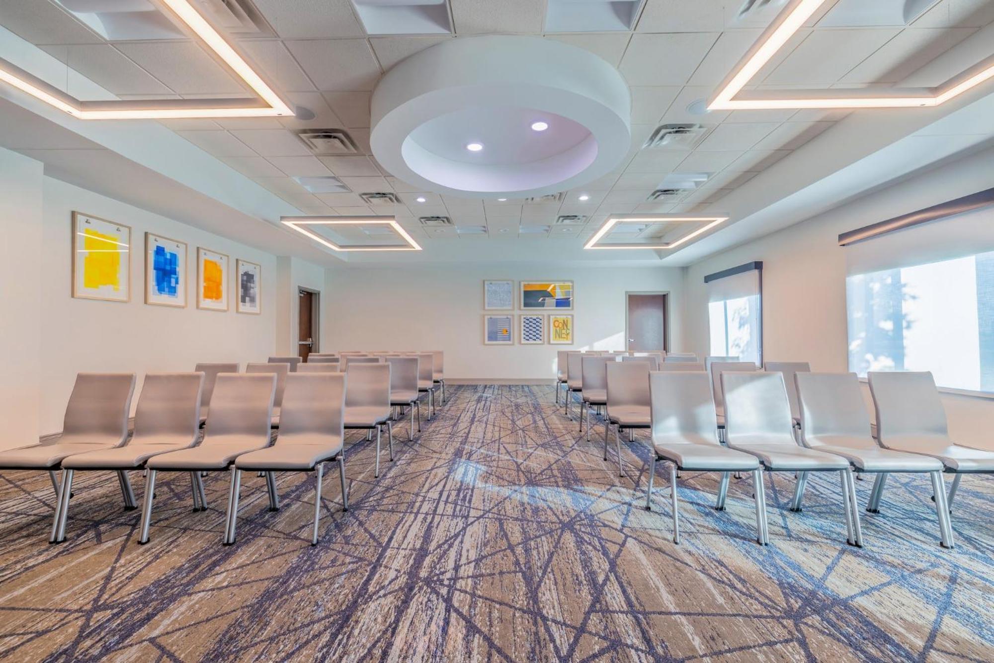 Holiday Inn Express & Suites Kansas City Airport By Ihg Екстериор снимка