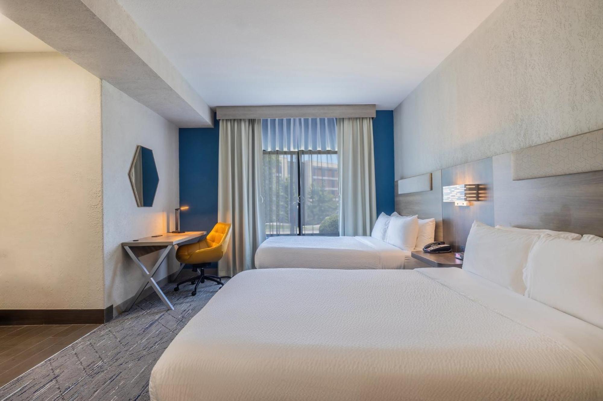 Holiday Inn Express & Suites Kansas City Airport By Ihg Екстериор снимка