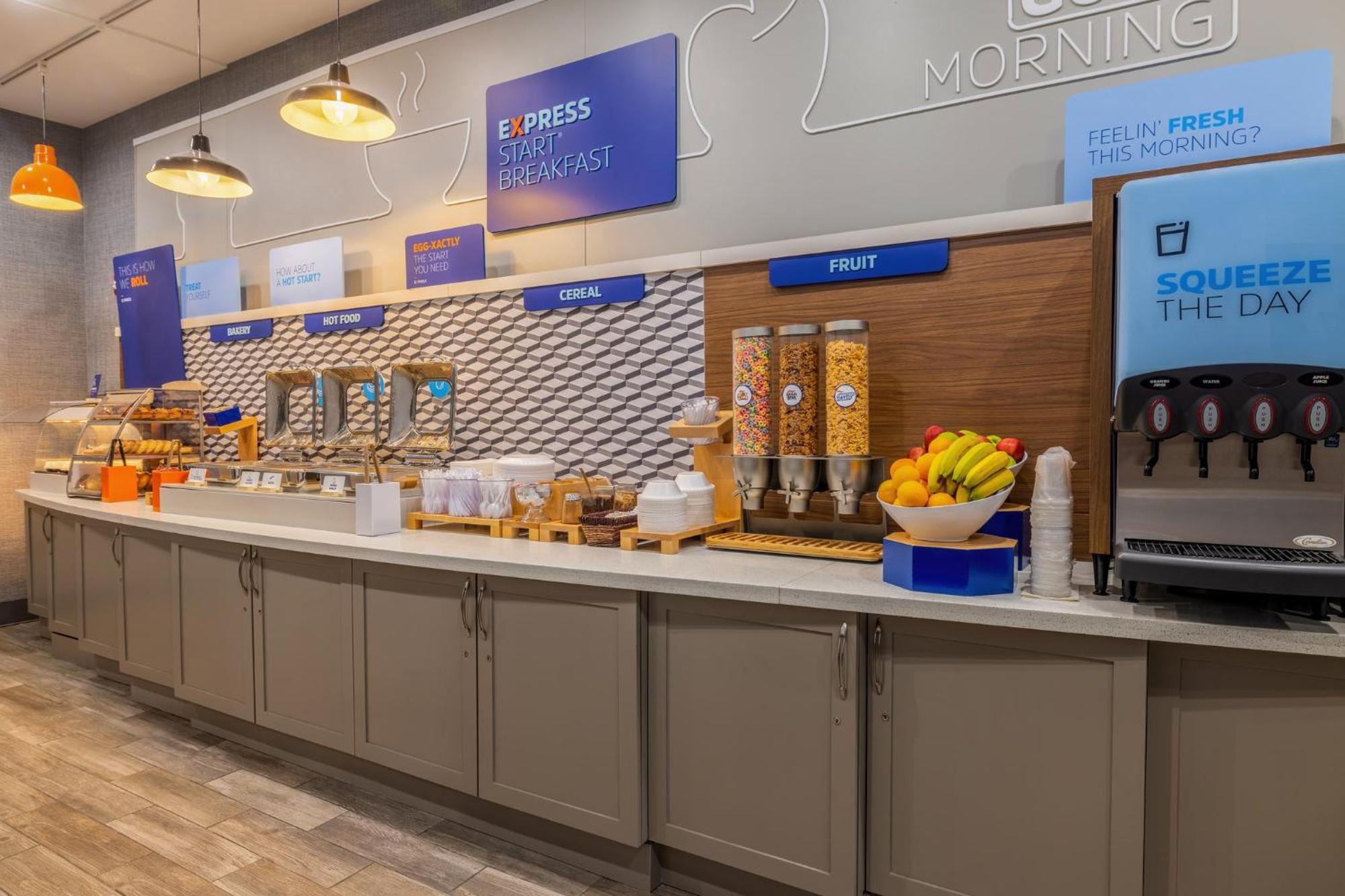 Holiday Inn Express & Suites Kansas City Airport By Ihg Екстериор снимка