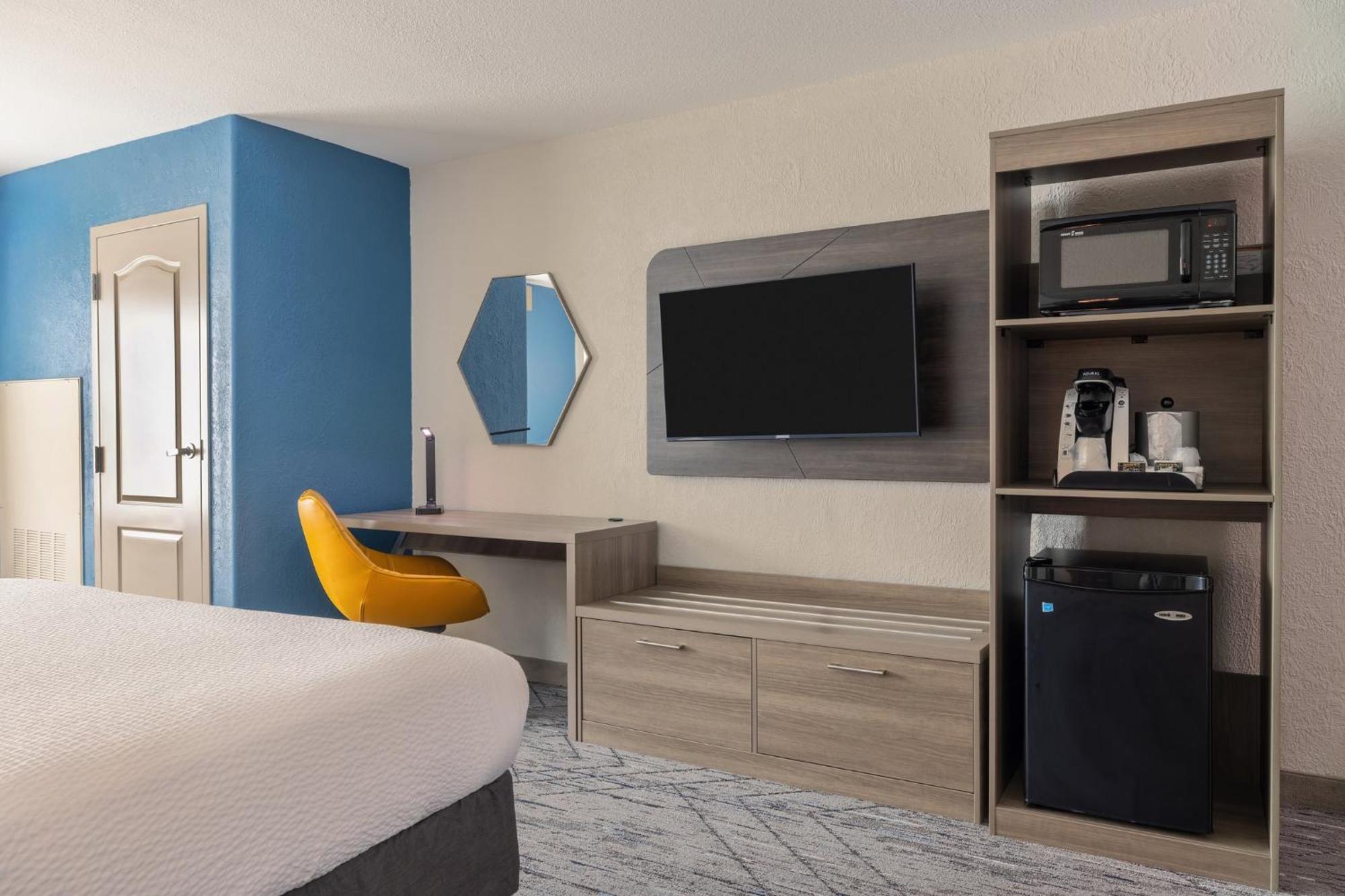 Holiday Inn Express & Suites Kansas City Airport By Ihg Екстериор снимка