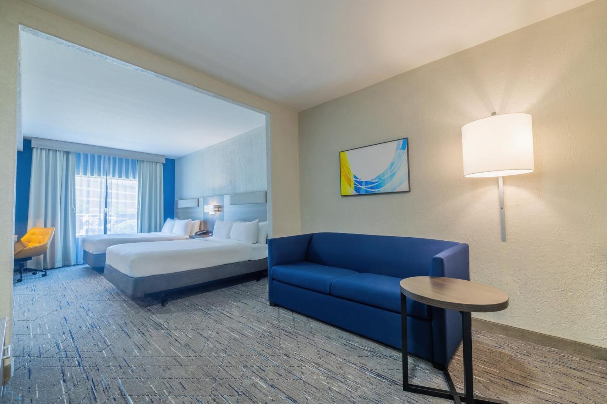 Holiday Inn Express & Suites Kansas City Airport By Ihg Екстериор снимка