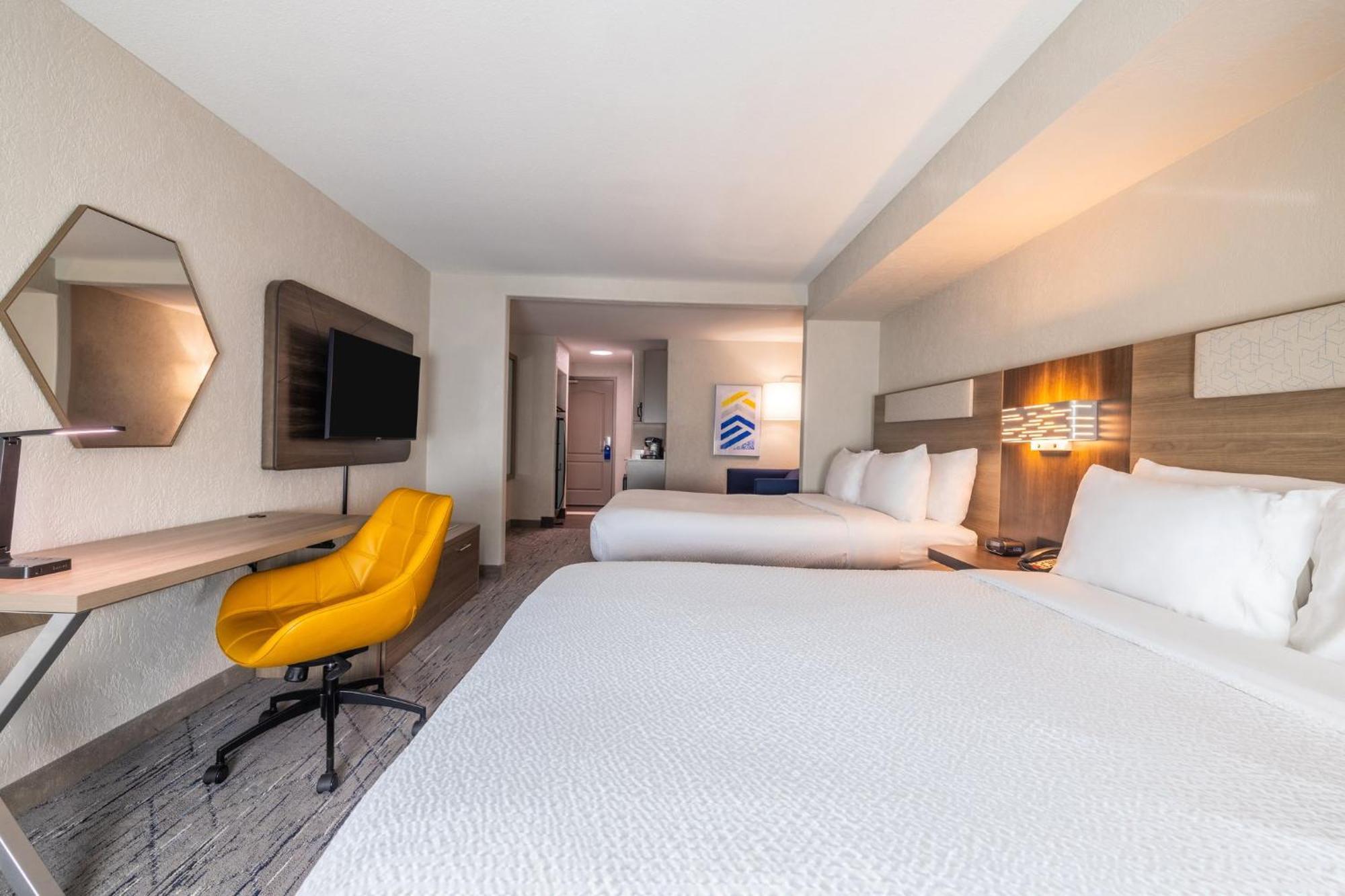 Holiday Inn Express & Suites Kansas City Airport By Ihg Екстериор снимка