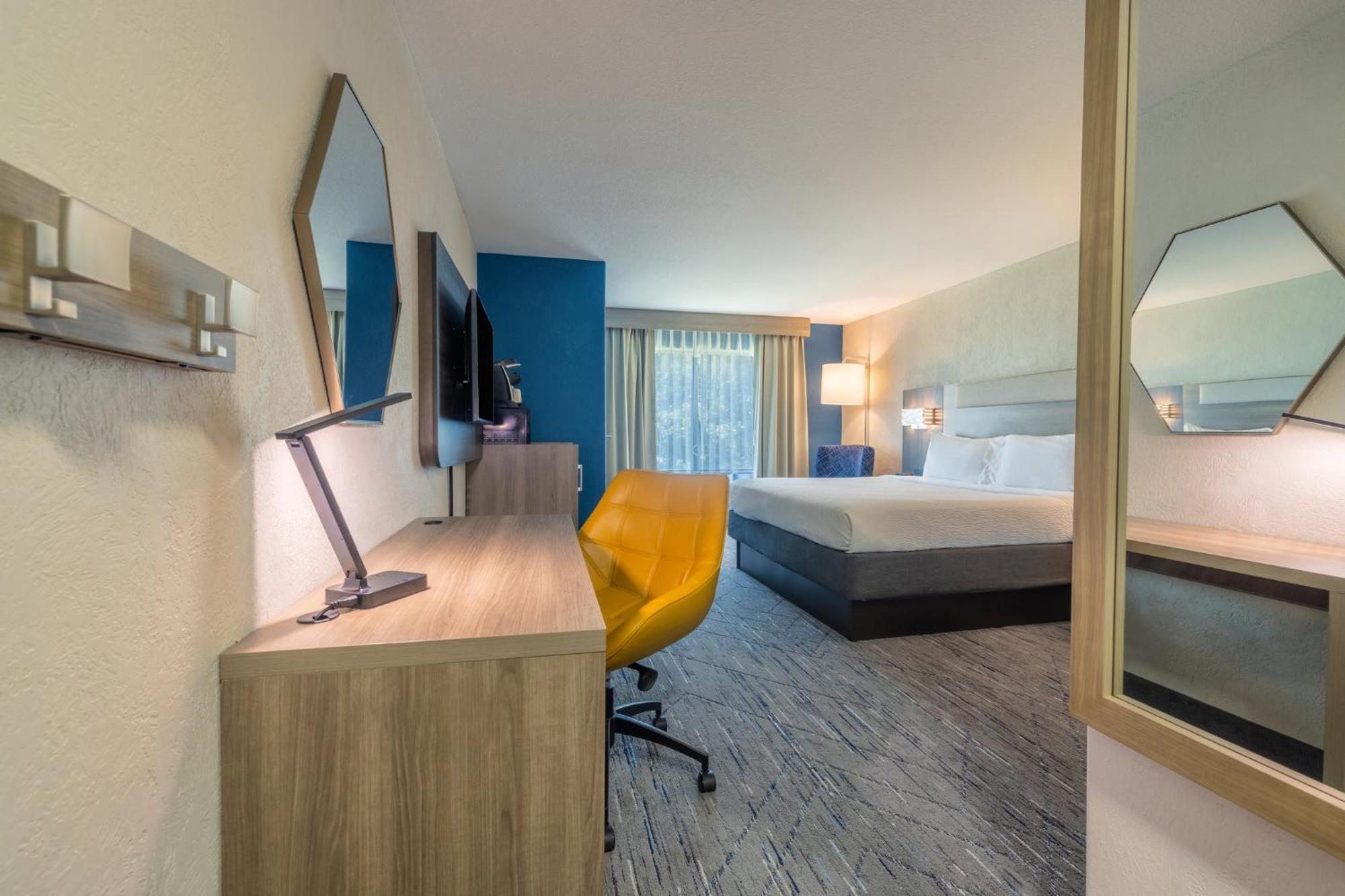 Holiday Inn Express & Suites Kansas City Airport By Ihg Екстериор снимка