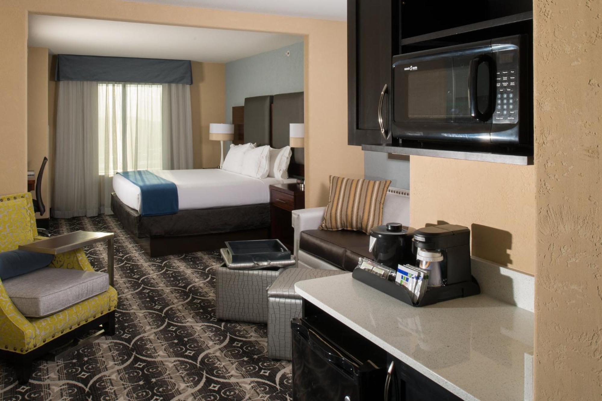Holiday Inn Express & Suites Kansas City Airport By Ihg Екстериор снимка