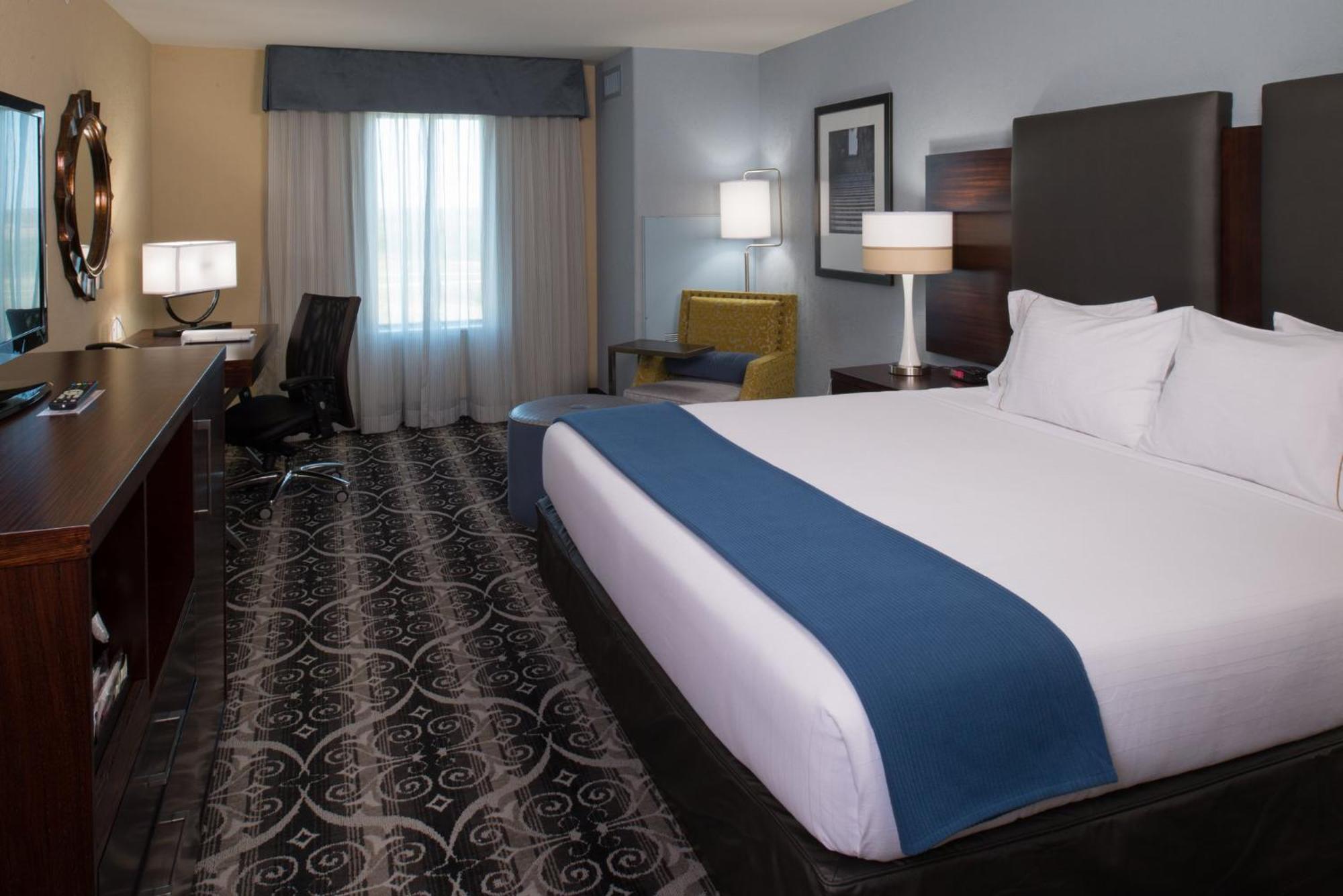 Holiday Inn Express & Suites Kansas City Airport By Ihg Екстериор снимка