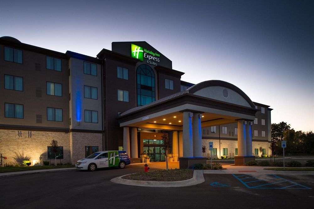 Holiday Inn Express & Suites Kansas City Airport By Ihg Екстериор снимка